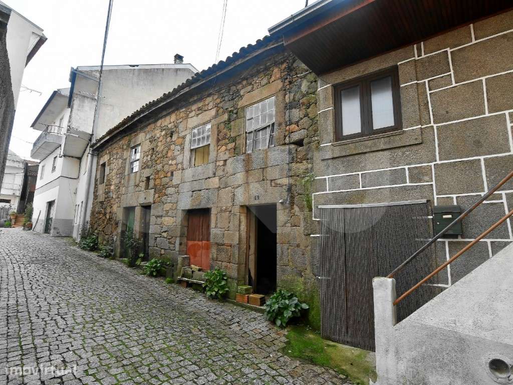 Edifício para Recuperação no Centro da Povoação de Alcaria - Oportu... - Grande imagem: 4/5