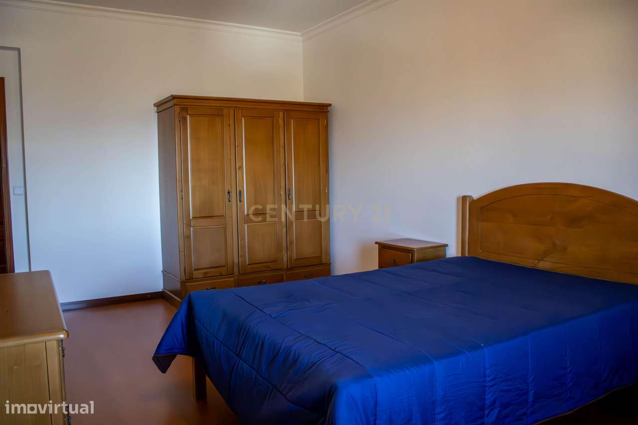 Moradia moderna | 3 pisos | Vila Nova Foz Côa-23