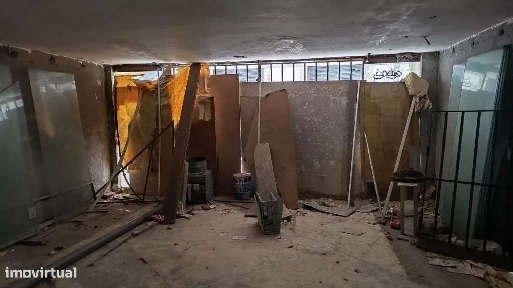 Prédio para Recuperar na Baixa de Coimbra - Grande imagem: 3/25