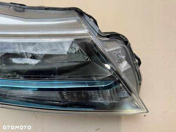 SUZUKI VITARA III 3 LIFT 18R- LAMPA PRAWA PRZEDNIA PRAWY PRZÓD 100-7R016 - 7