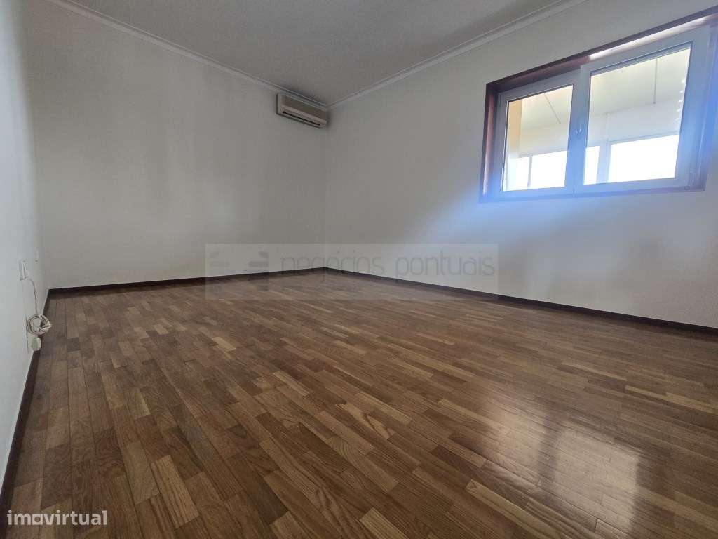 Apartamento T3 ultimo andar com terraço e marquise, garagem individ...-25