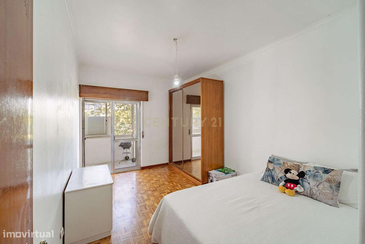Apartamento T2 na Quinta do Rouxinol, Corroios-11