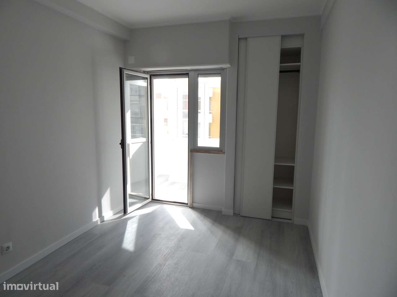 T2 Renovado na Figueirinha- Oeiras-10