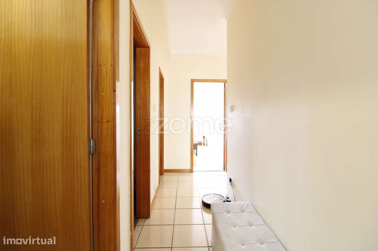 Andar Moradia T2 com Terraço, Garagem e 3 Frentes – Alto de Soutelo-12