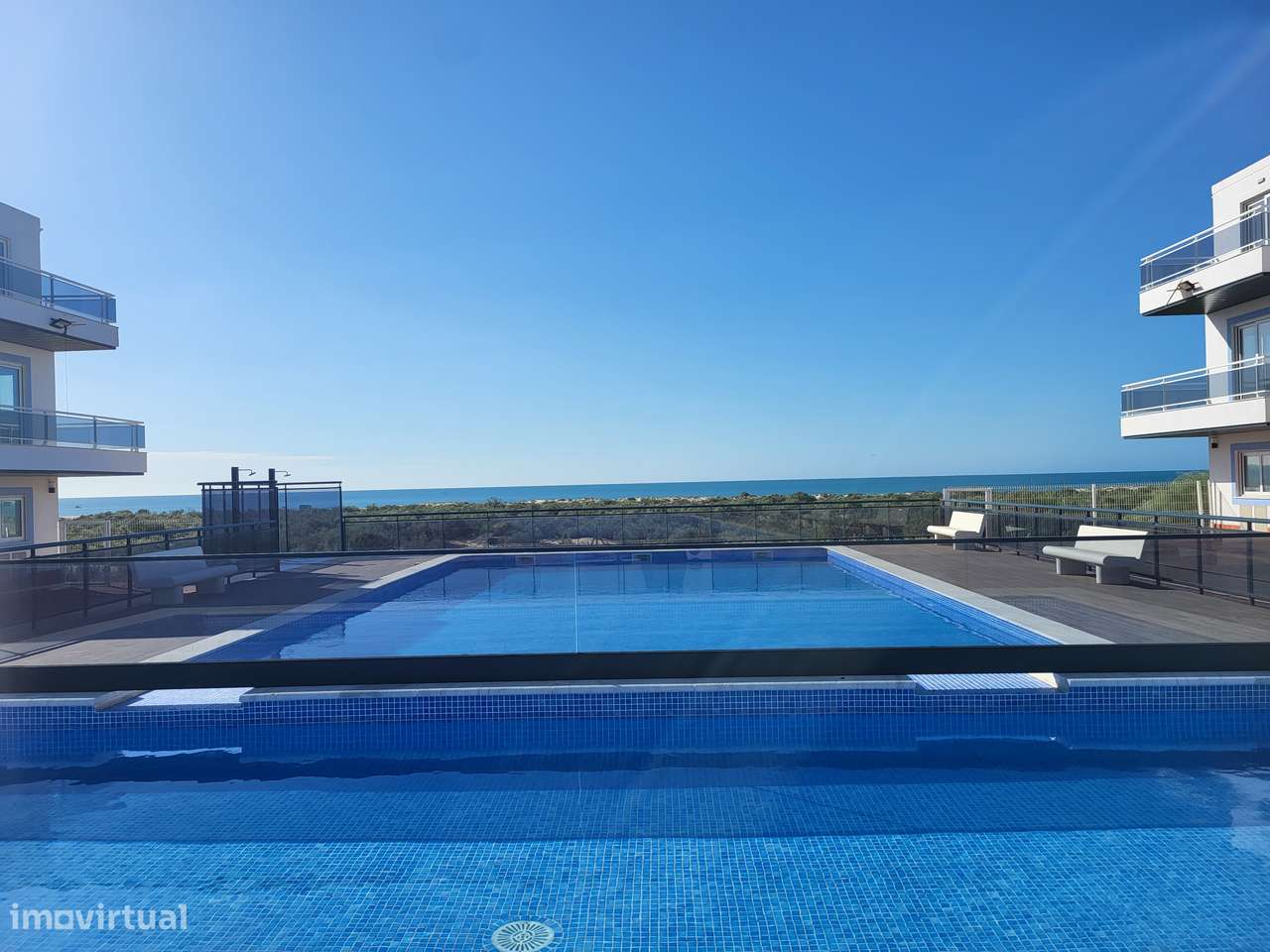 Condomínio Pés na Água T0 e T1 Duplex, na Praia da Lota, Algarve - Grande imagem: 3/48