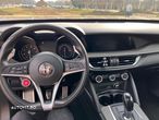 Alfa Romeo Stelvio 2.0 Turbo 16V AT8-Q4 Lusso - 12