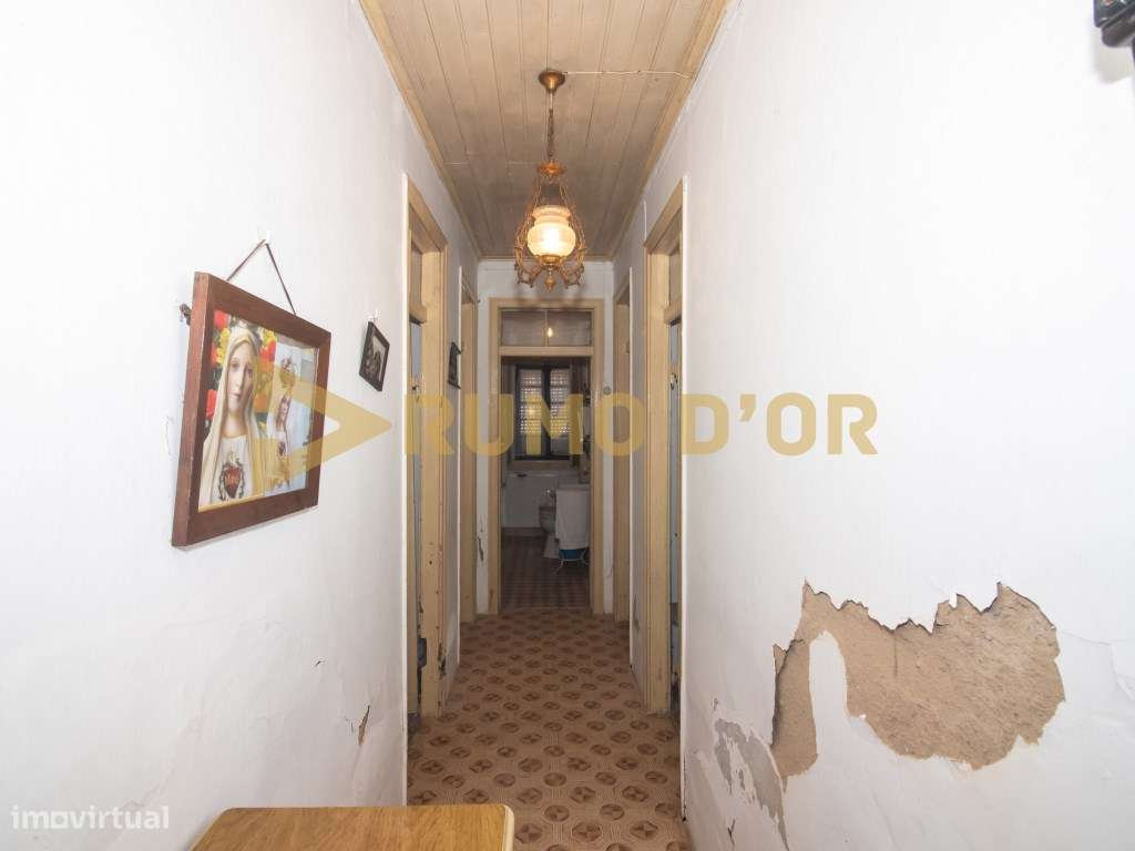 2 Moradias T3 para Recuperar em Penafirme da Ventosa, Alenquer-11