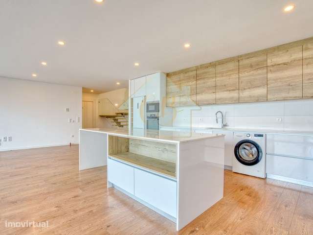 Moradia T4 no Varatojo – Torres Vedras | Terraço panorâmico e garagem - Grande imagem: 3/36