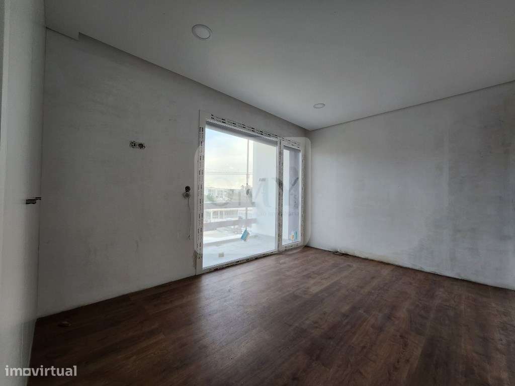 T2 de 3 Frentes com 3 Varandas Junto ao Parque Corgo em Vila Real - Grande imagem: 5/10