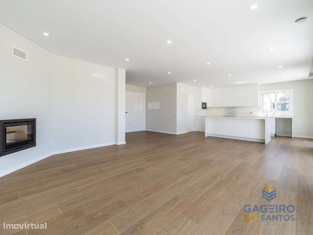 Moradia T4 com piscina, nova e pronta a habitar a 4 km da baía de S...-20