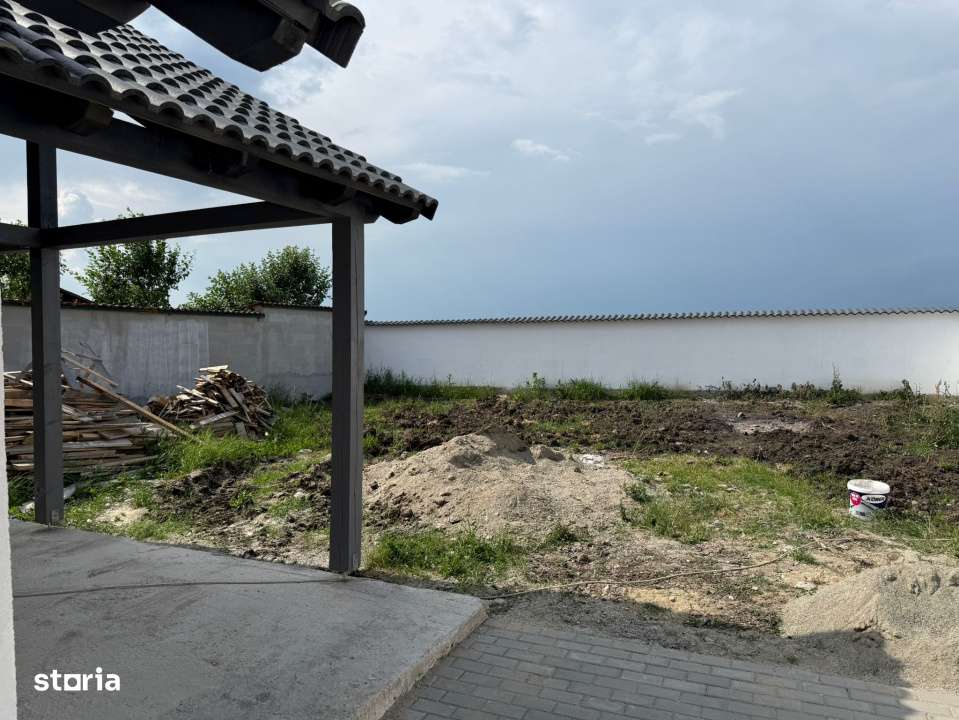 Casa individuala cu 4 camere 2 bai si terasa in Sura Mica-7