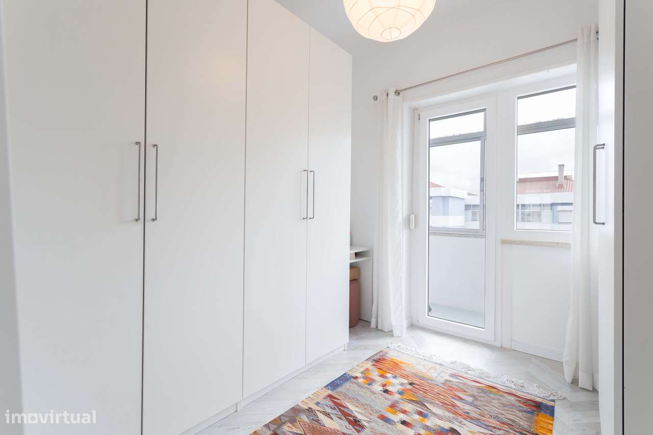 APARTAMENTO T2 EM MASSAMÁ-12