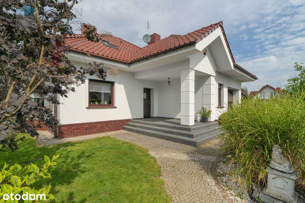 Funkcjonalny dom w Siekierkach Wielkich-17