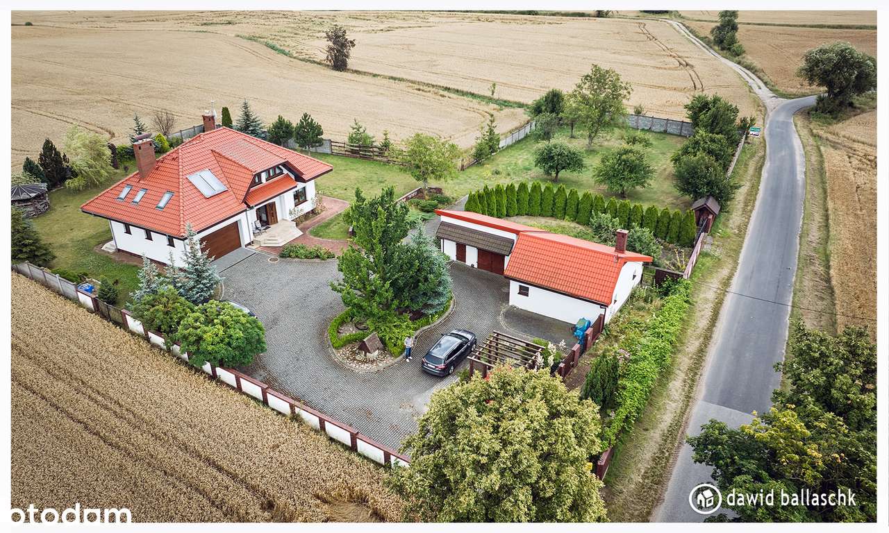 REZERWACJA! Cudowna posiadłość, blisko jeziora, duża działka 6740m2-4