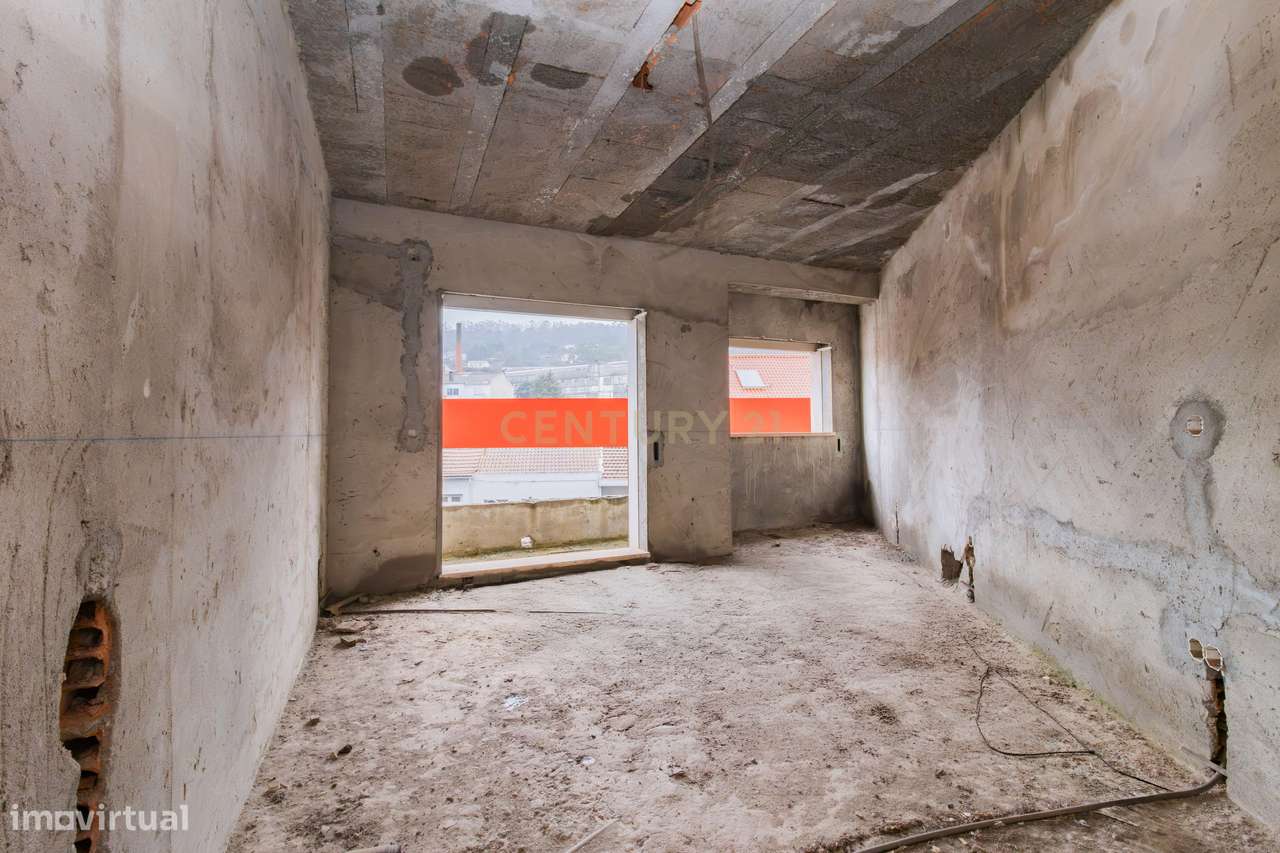 Prédio em fase de construção no centro de Mira d'Aire-10