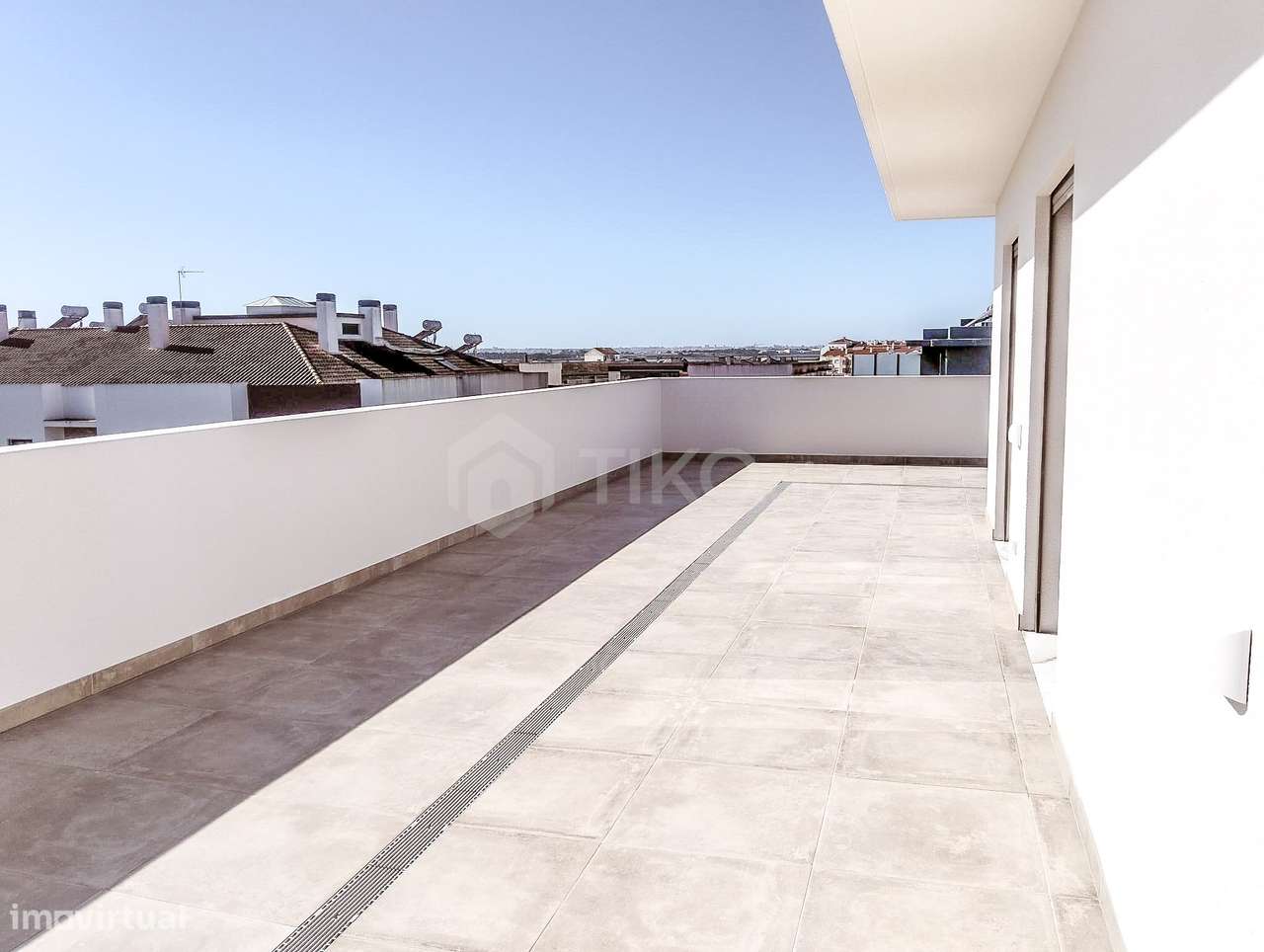 Apartamento T3 + 1 DUPLEX  com garagem/BOX  e arrumos à venda em Monti-28