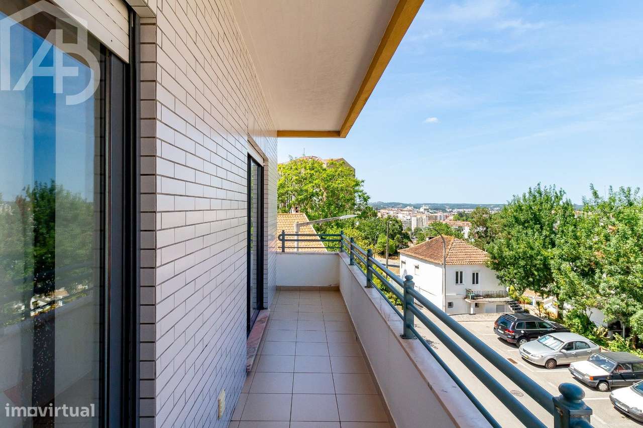 Apartamento T3 com garagem  – Vale da Cabrita, Leiria-16