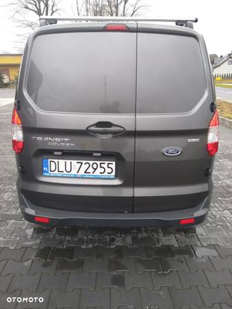 Ford Transit Courier - 11