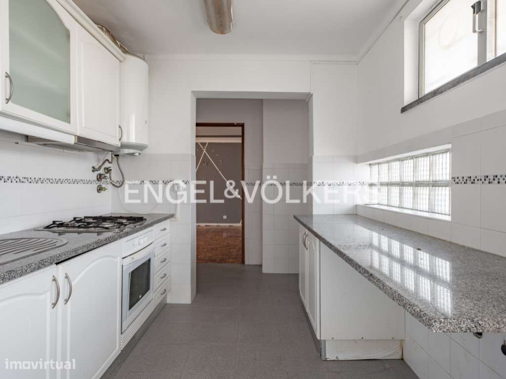 Apartamento T3 no Monte da Caparica-8