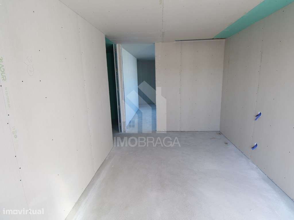 Venda Apartamento T2Cobertura com Terraço Novo, em Real, Braga-12