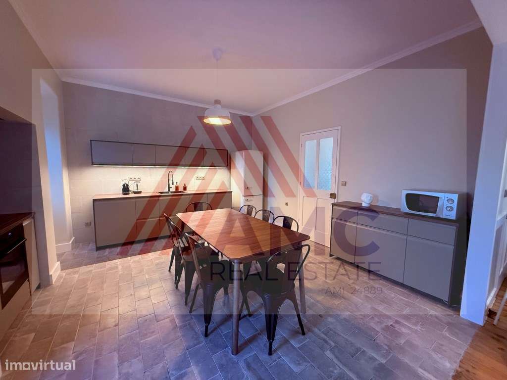 MORADIA T6 NO CENTRO DA VILA DA MADALENA-13