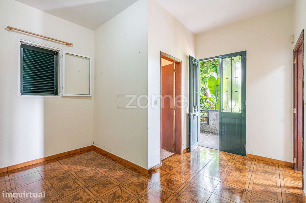 Moradia T2+1 com enorme potencial-28
