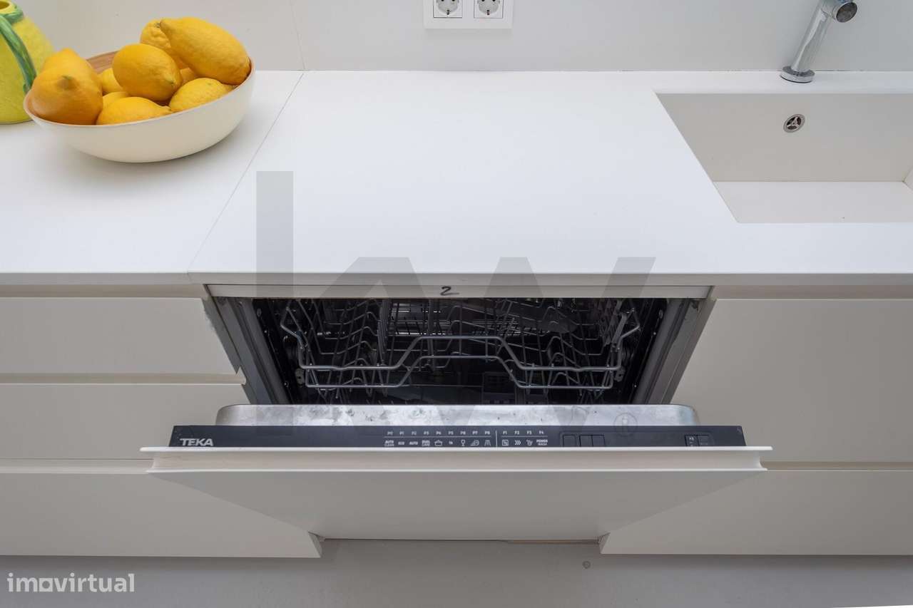 Apartamento T3 Renovado no Condomínio Torres de Lisboa | Laranjeiras S-14