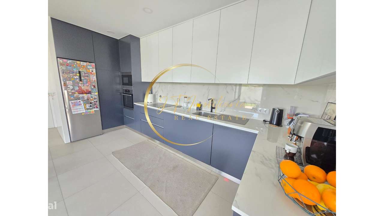 Moradia T4 de Luxo com Jardim-16