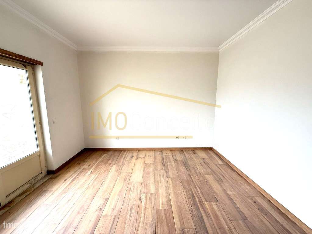 Moradia T4 Geminada com Espaço exterior - Grande imagem: 4/29