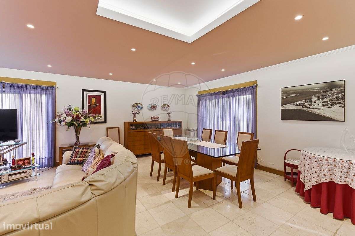 Moradia T4 para venda-8