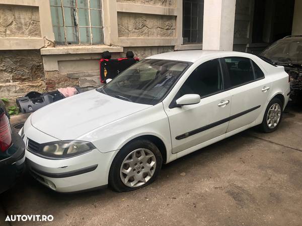 Dezmembrez Renault Laguna 2 facelift 2005 alb 1.9 TDI - 1