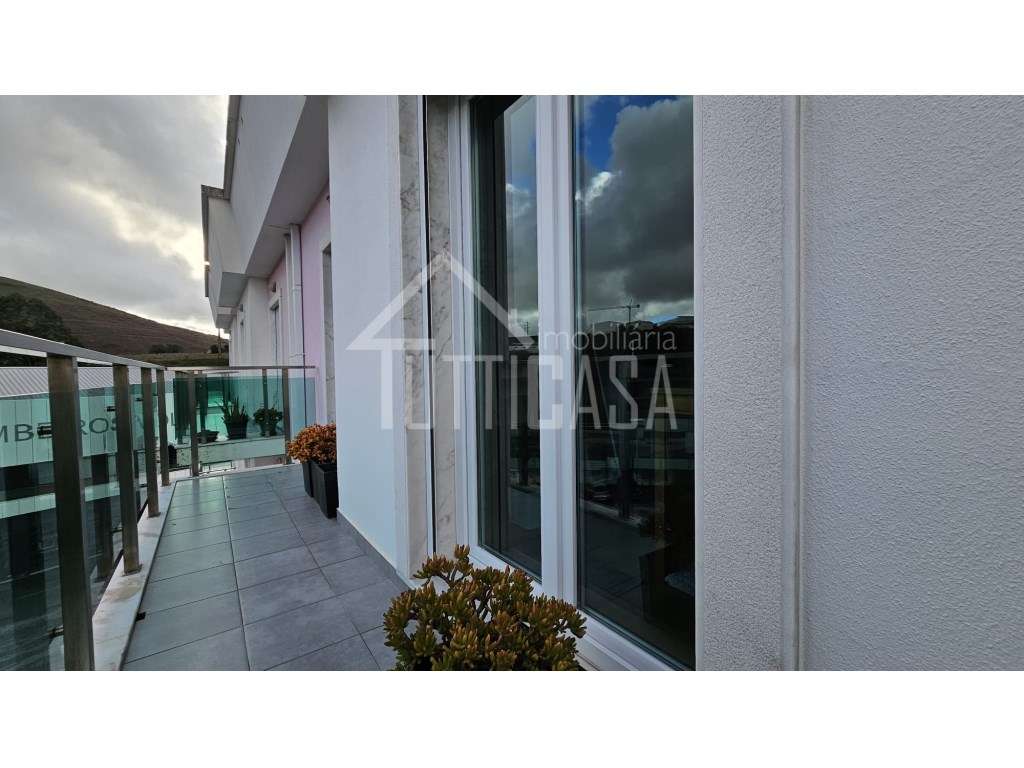 Apartamento estilo duplex T2+1 na Malveira-24