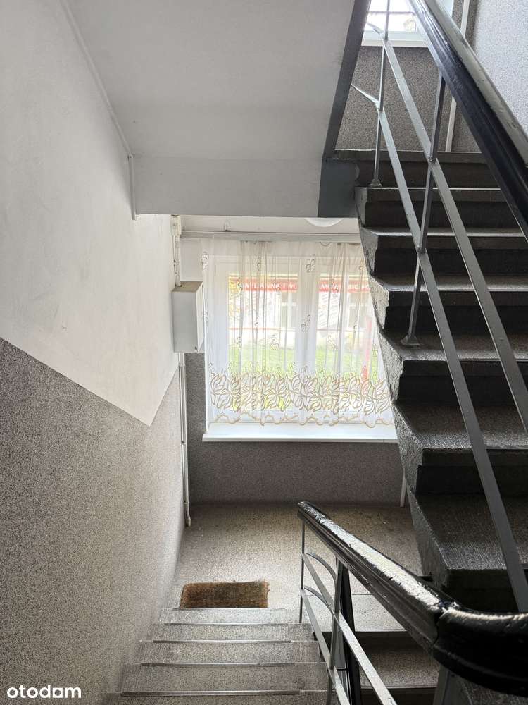 Dwupokojowe mieszkanie w Chojnowie.-12