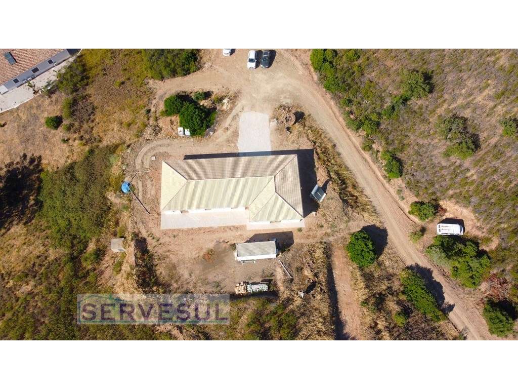 Espaçosa Moradia de 3 quartos, inserida em terreno com 17 hectares,...-25