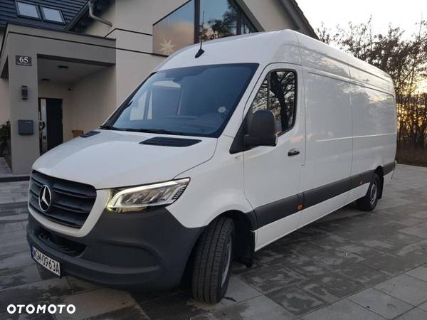 Mercedes-Benz Sprinter - 2