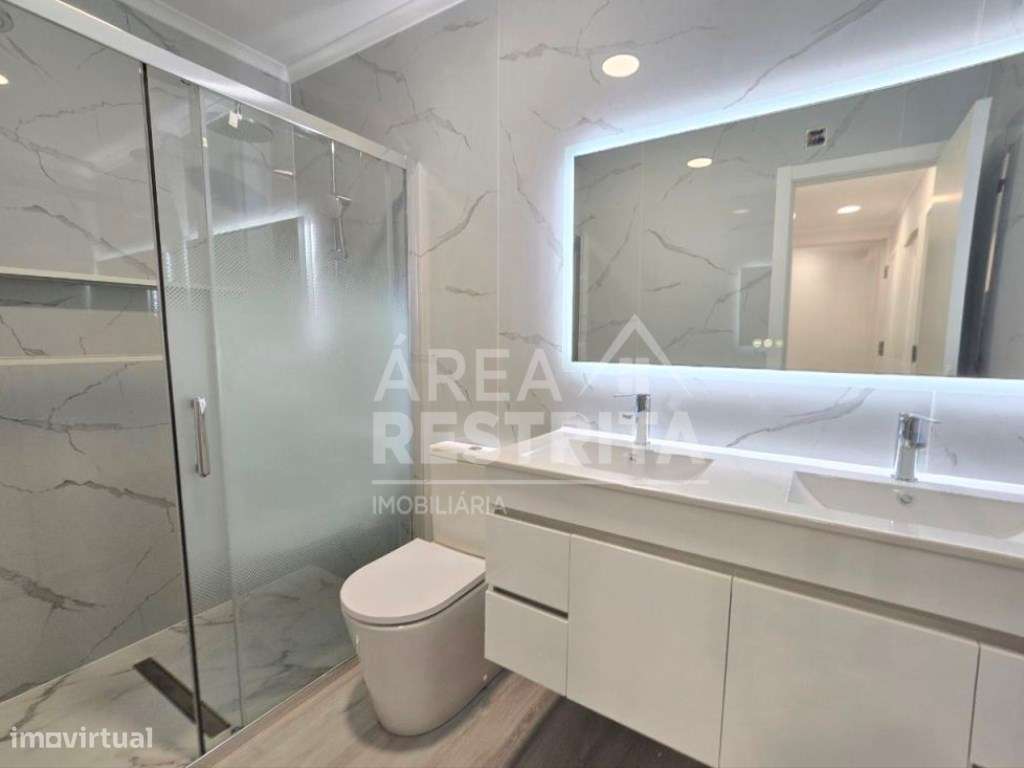 Apartamento T4, totalmente remodelado, na Cruz de Pau-16