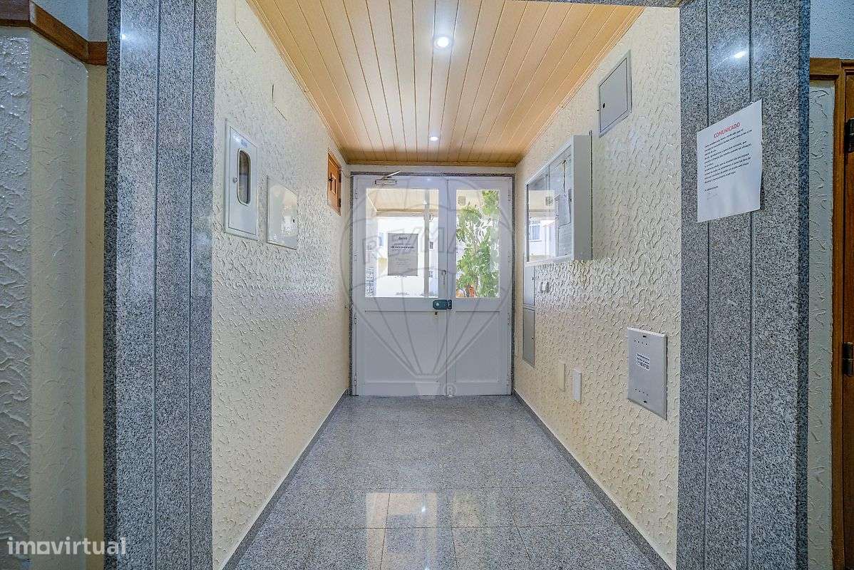 Apartamento T3 para venda na Quinta do Conde-28