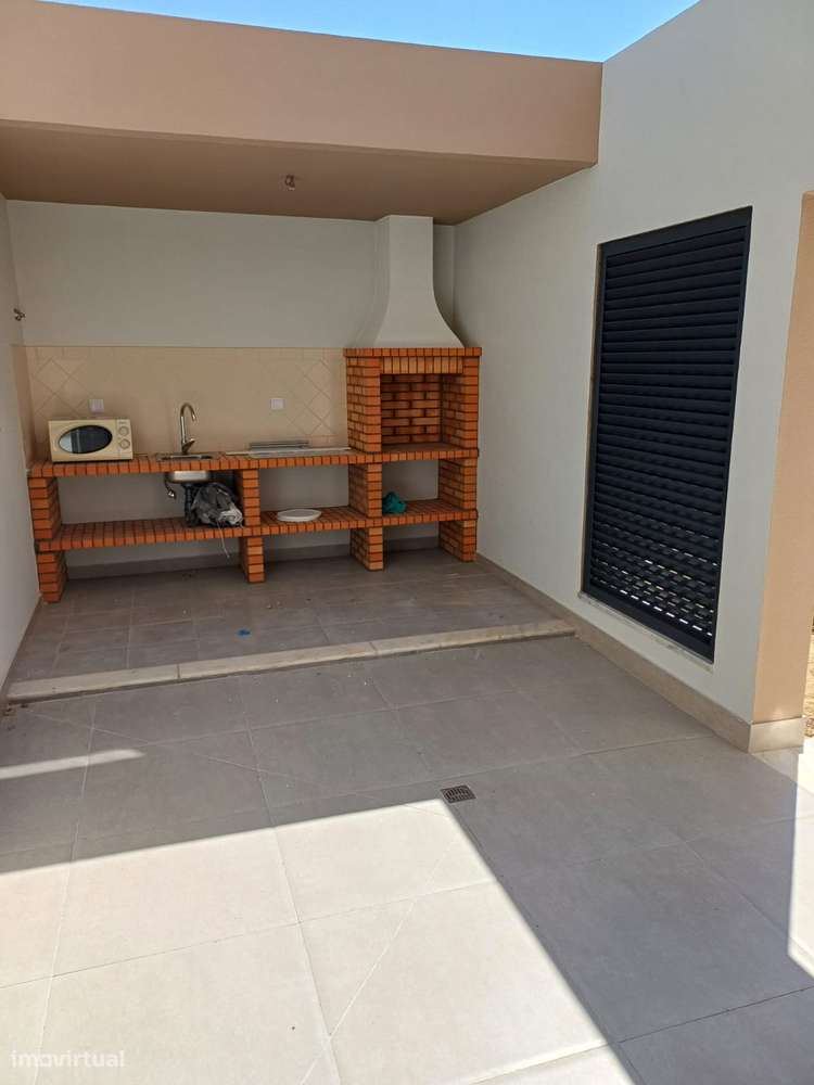 Moradia T5 Amora à entrada Belverde, a 20 min de Lisboa e 7 das praias - Grande imagem: 4/21