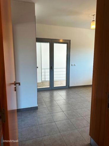 Apart amento T.4 - Eq., cond. c. piscina e p. infantil, Marinha Grand-5