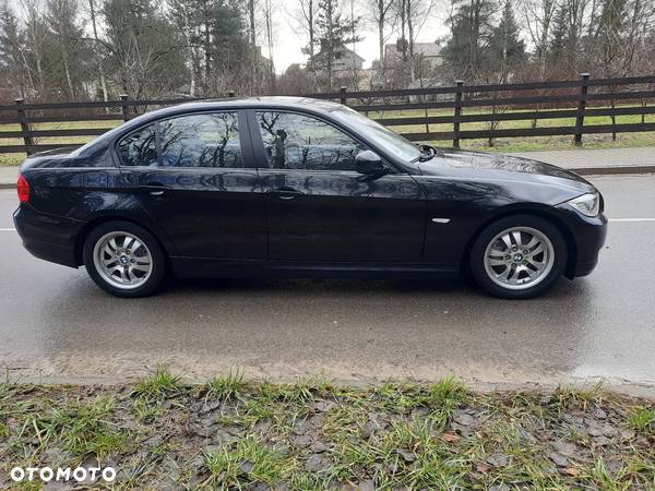 BMW Seria 3 318i - 34