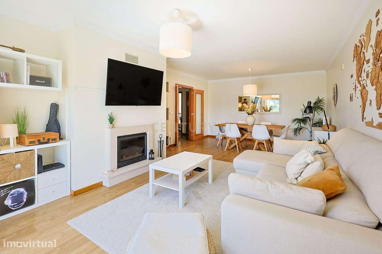 Apartamento T2, com Lugar de Parqueamento e Arrecadação, Quinta de São-5