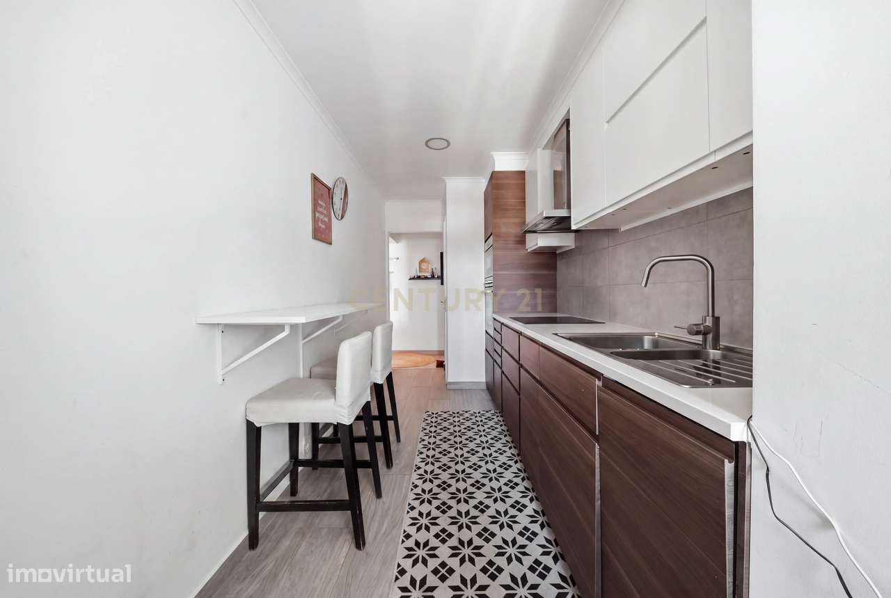 T3 em Santo António dos Cavaleiros, totalmente remodelado | Excelente-12