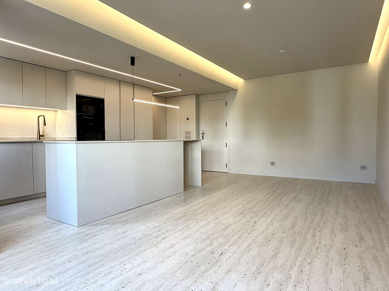 Apartamento T2 totalmente remodelado no Monte Estoril - Grande imagem: 4/37