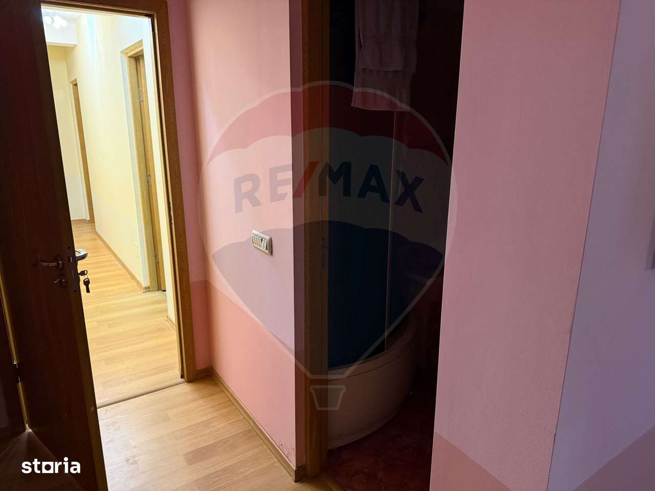 VANZARE Apartament cu 3 camere in zona Voluntari-2