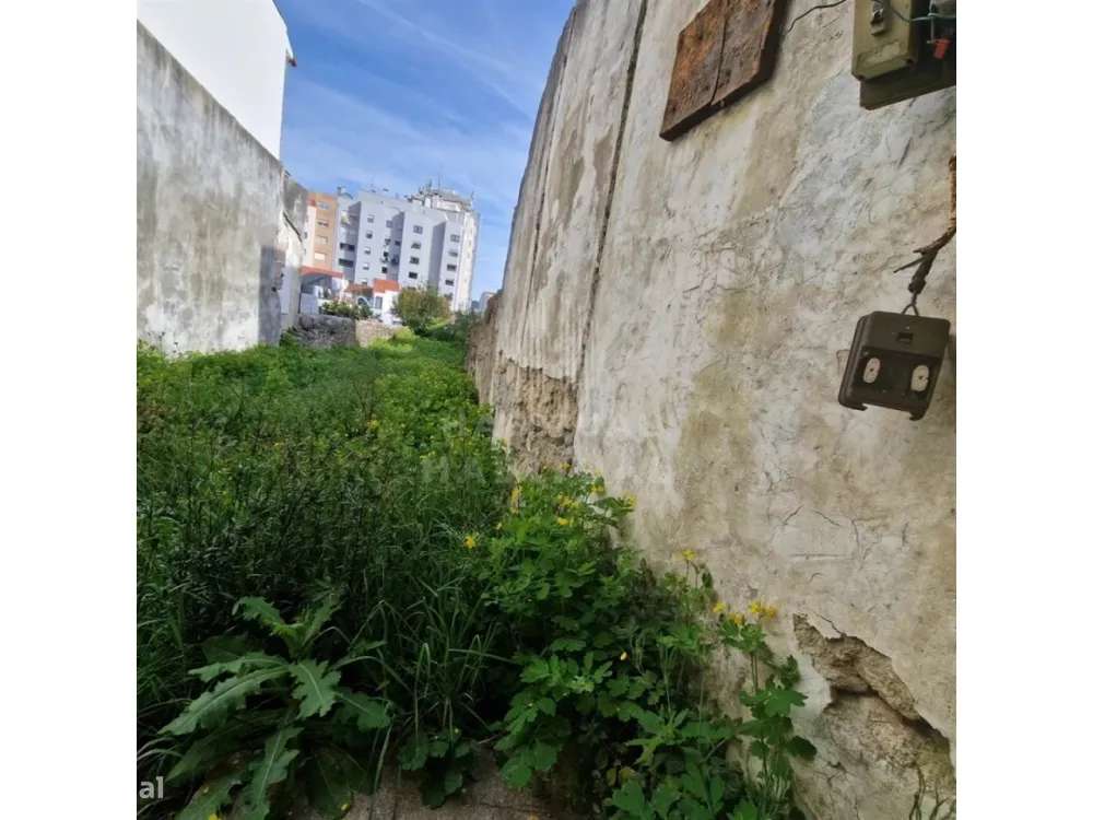 CASA PARA RESTAURAR COM PROJETO APROVADO EM VIANA DO CASTELO - Grande imagem: 5/7