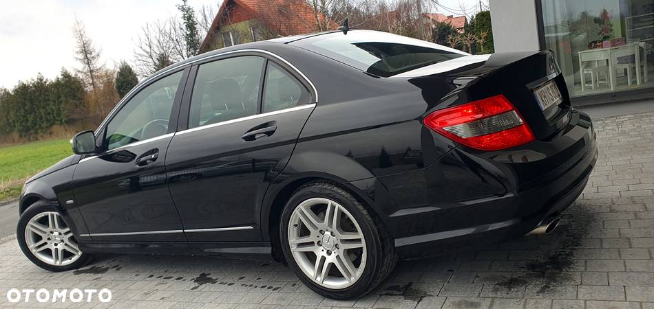 Mercedes-Benz Klasa C 180 BlueEFFICIENCY - 22