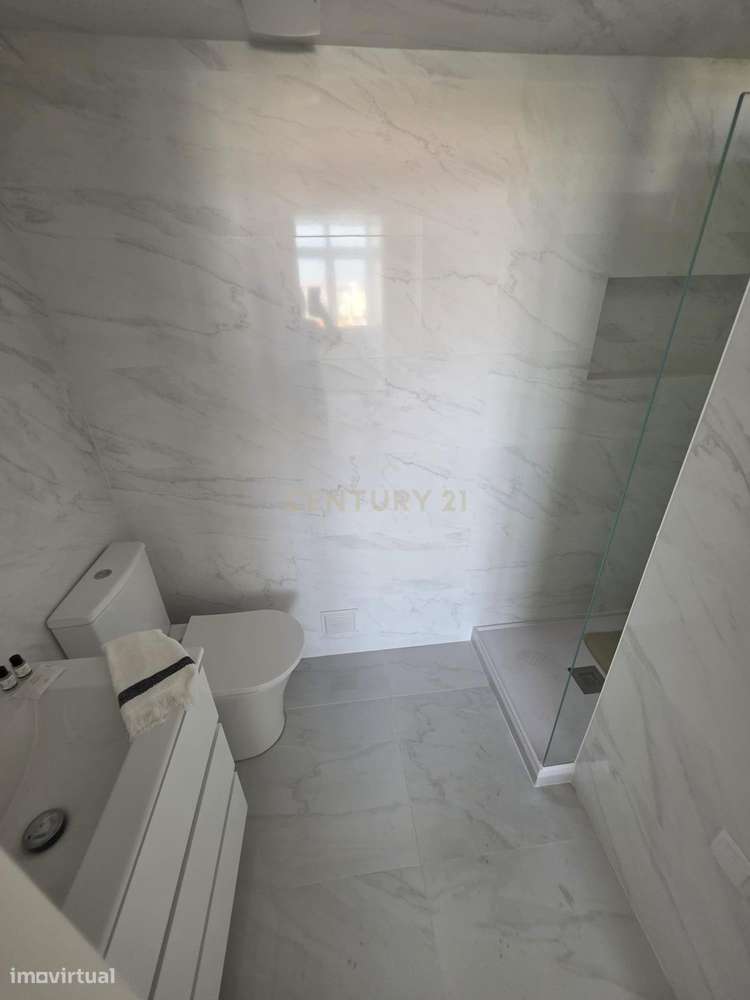 Apartamento T3 Novo em Benfica | varanda aberta | suite | 2 elevadores-24