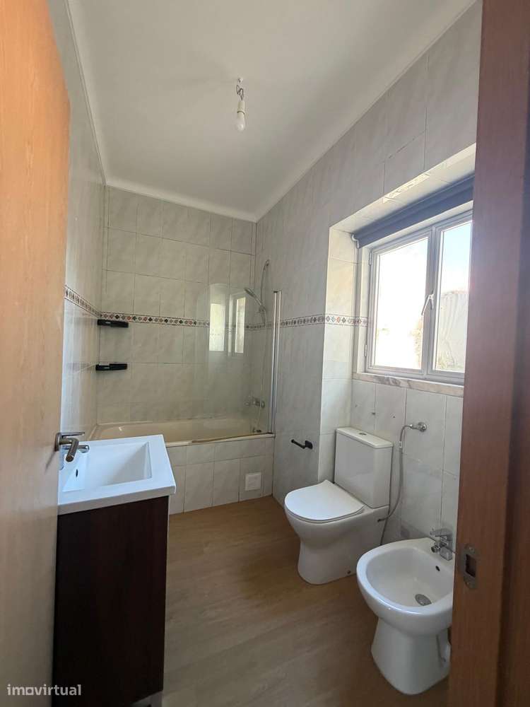 Apartamento T4 em Rio de Mouro-5