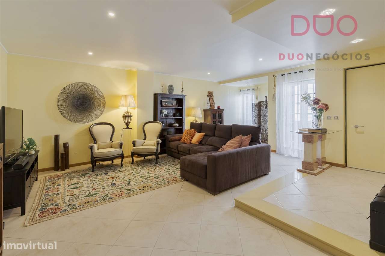 Moradia T4+1 à venda no Montijo-6