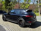 Porsche Cayenne Turbo - 2